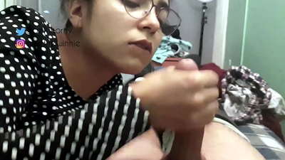 हाथ में परिष्करण के साथ हस्तनिर्मित - बहुत सारा दूध